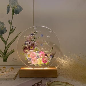 Pressed Flower Moon Night Light, Real Flower Lamp, Resin Flower Light, Romantic Room Decor, Dried Flower Decor, Gift for Her, Botanical Lamp